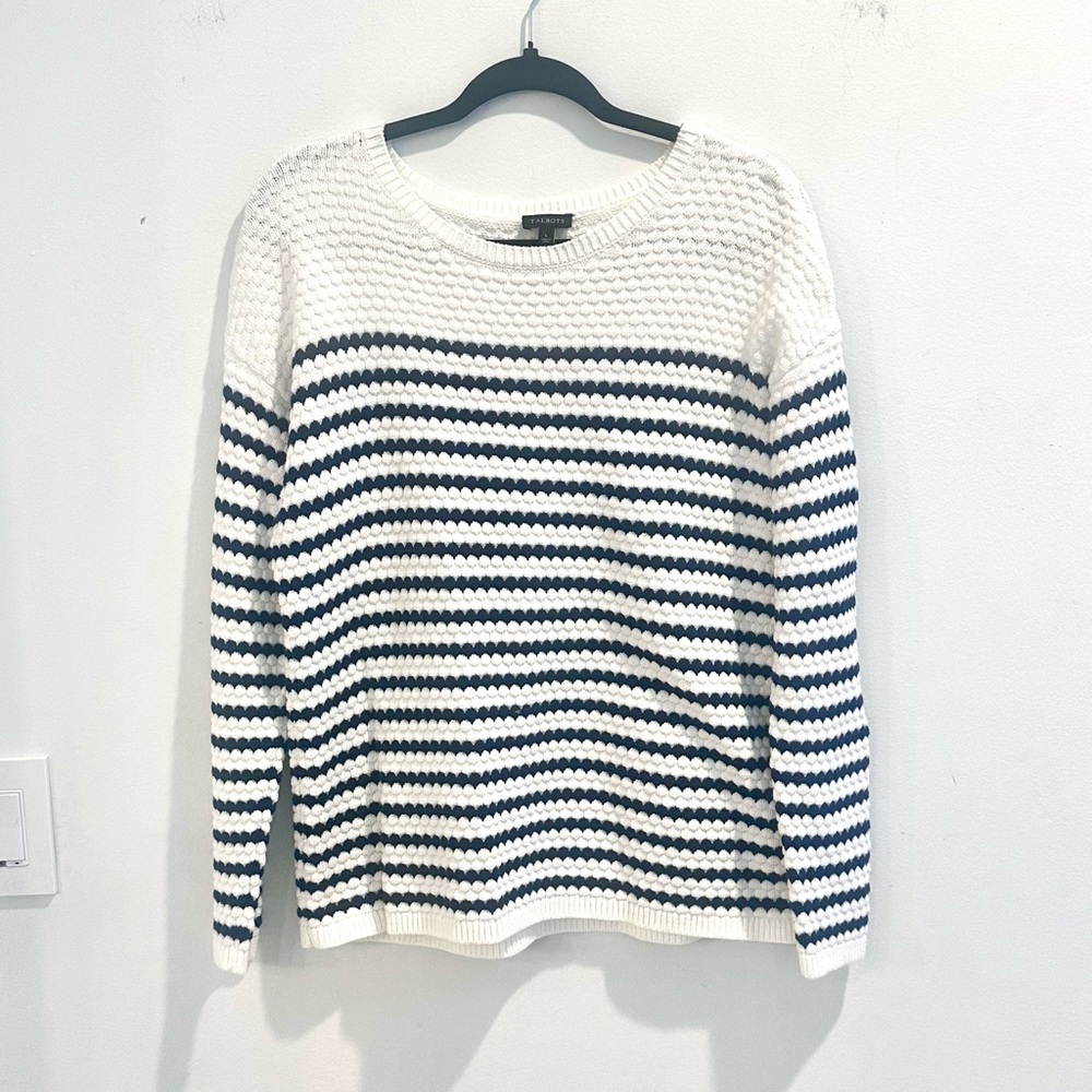 Talbots NWOT scalloped honeycomb Striped White and Blue Sweater Large